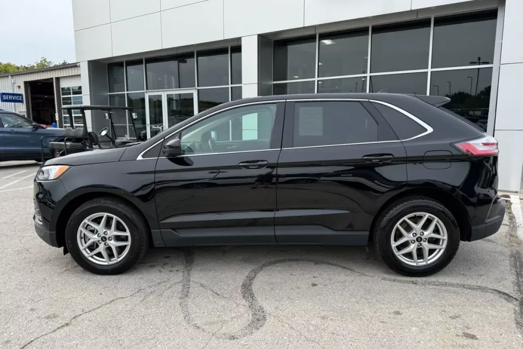2024 Ford Edge SEL photo 1