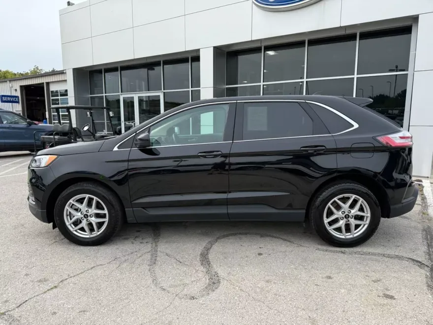 2024 Ford Edge SEL photo 1