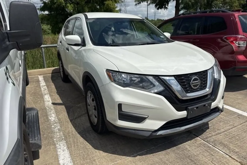 2020 Nissan Rogue S photo 1