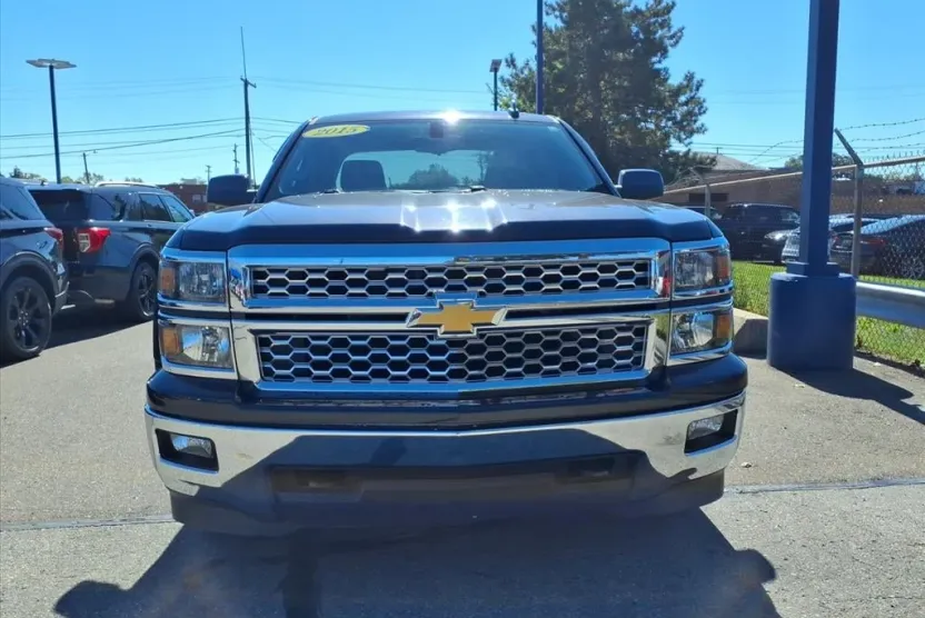 2015 Chevrolet Silverado 1500 LT photo 1