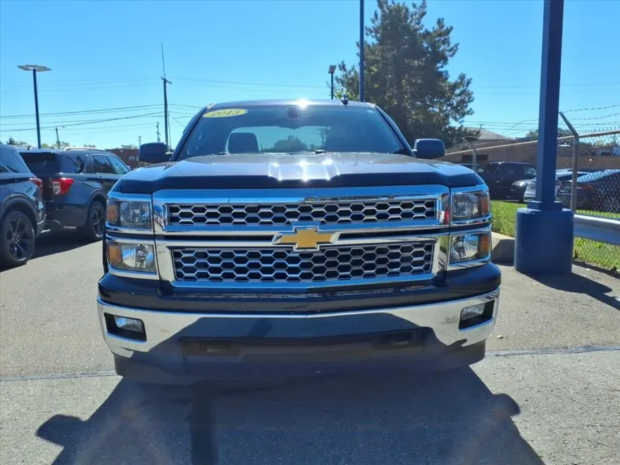 2015 Chevrolet Silverado 1500 LT photo 1