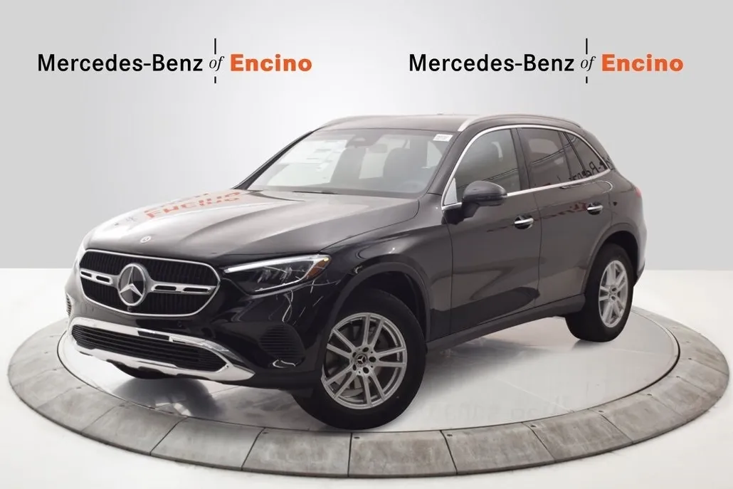 2026 Mercedes Benz GLC 300 photo 1