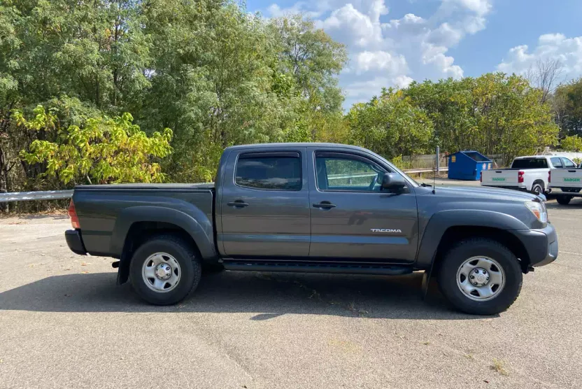 2015 Toyota Tacoma Base photo 1