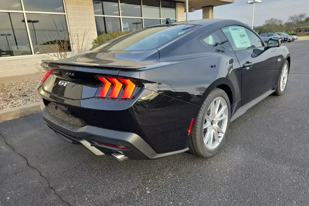 2025 Ford Mustang GT Premium photo 1