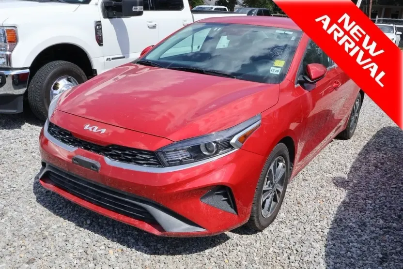 2024 Kia Forte LXS photo 1