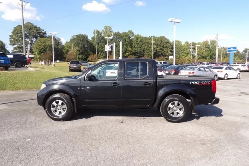 2010 Nissan Frontier PRO-4X photo 1