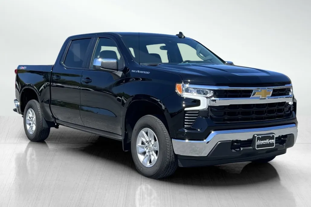 2025 Chevrolet Silverado 1500 LT photo 1