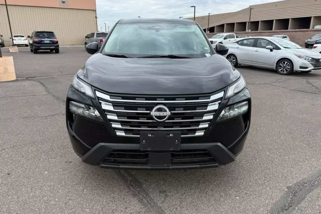 2024 Nissan Rogue SV photo 1
