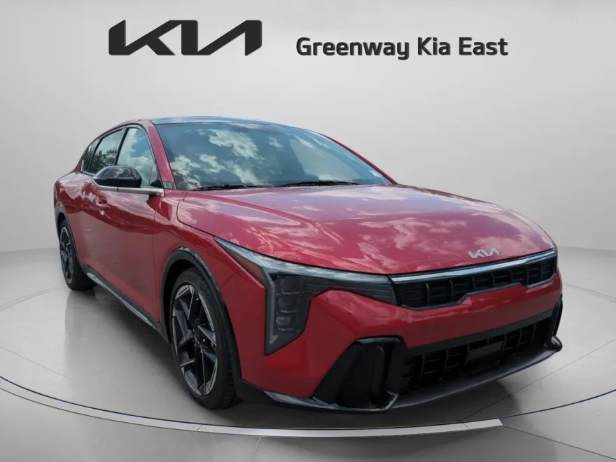 2025 Kia K4 GT-Line photo 1