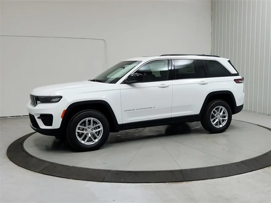2025 Jeep Grand Cherokee Laredo X photo 1