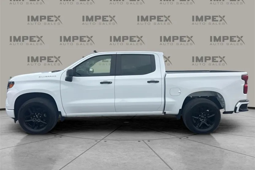 2025 Chevrolet Silverado 1500 Custom photo 1