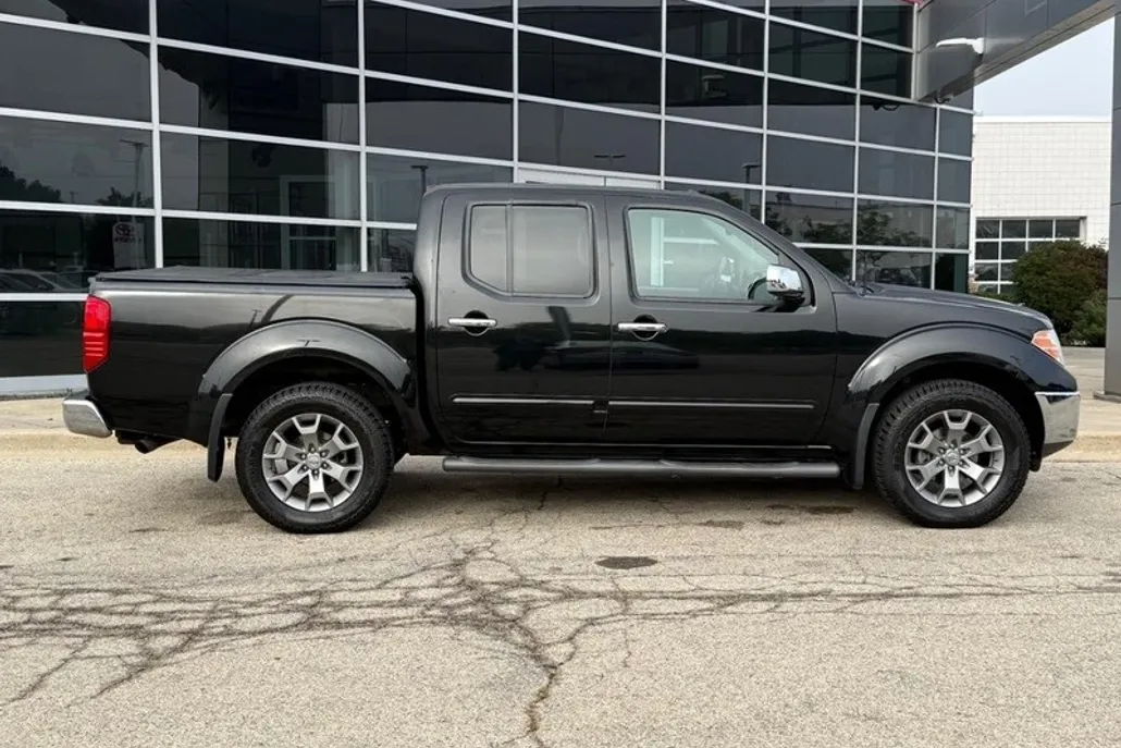 2019 Nissan Frontier SL photo 1