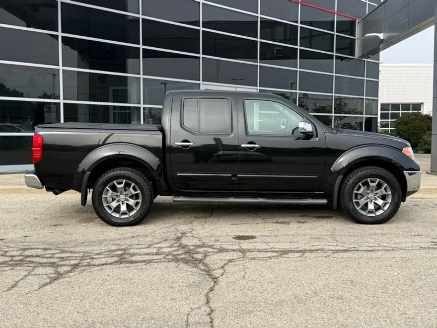 2019 Nissan Frontier SL photo 1
