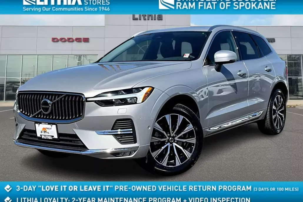 2023 Volvo XC60 B5 Plus photo 1