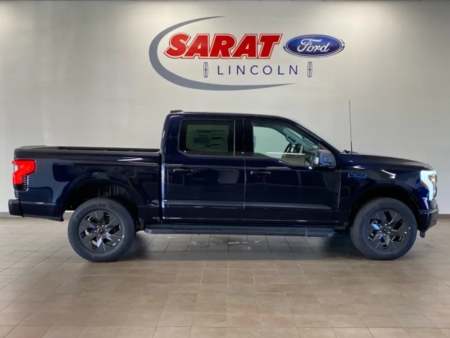 2025 Ford F-150 Lightning photo 1