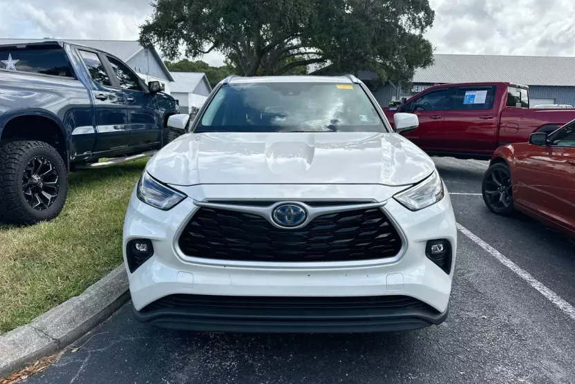 2021 Toyota Highlander Hybrid XLE photo 1