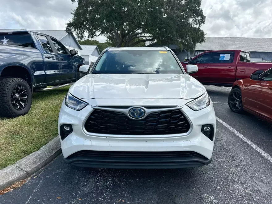 2021 Toyota Highlander Hybrid XLE photo 1