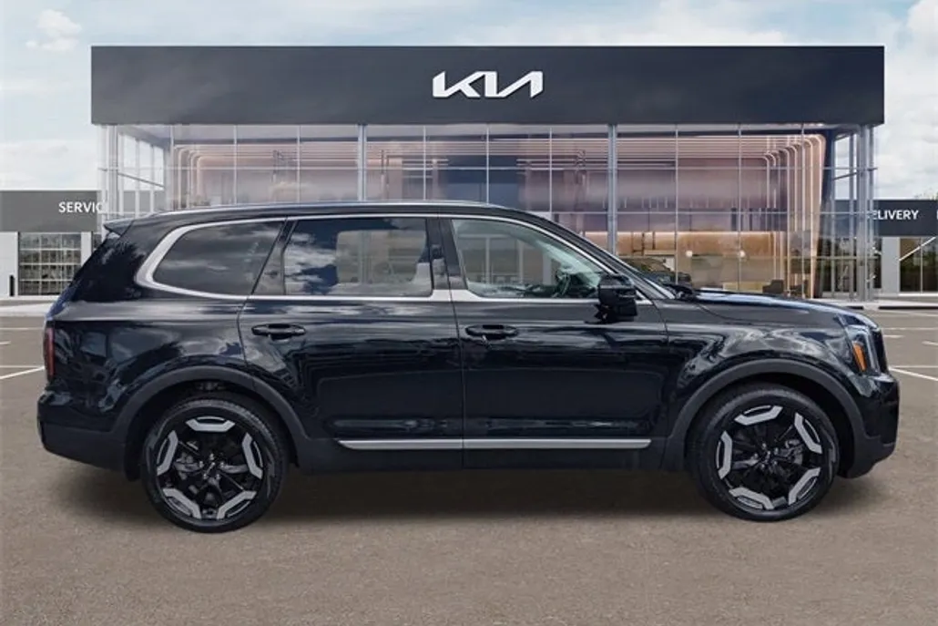 2023 Kia Telluride EX photo 1