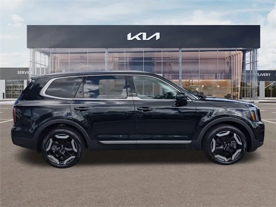 2023 Kia Telluride EX photo 1