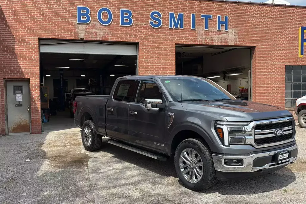 2025 Ford F-150 Lariat photo 1