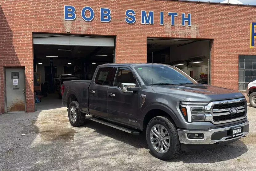 2025 Ford F-150 Lariat photo 1