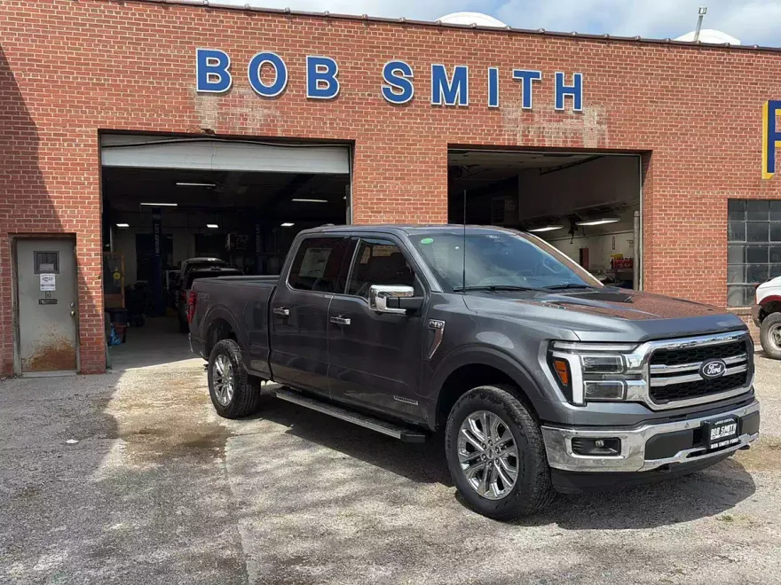 2025 Ford F-150 Lariat photo 1