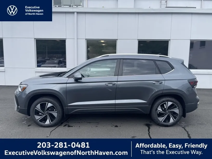 2025 Volkswagen Taos SE photo 1