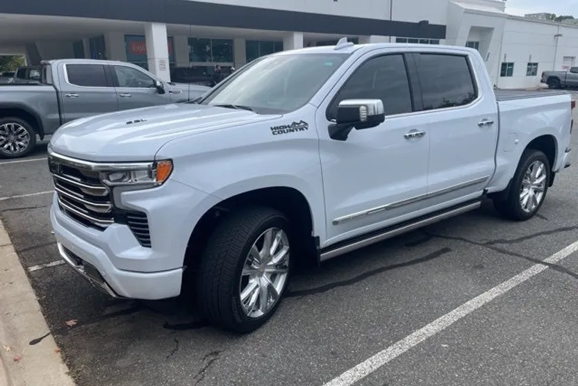 2026 Chevrolet Silverado 1500 High Country photo 1