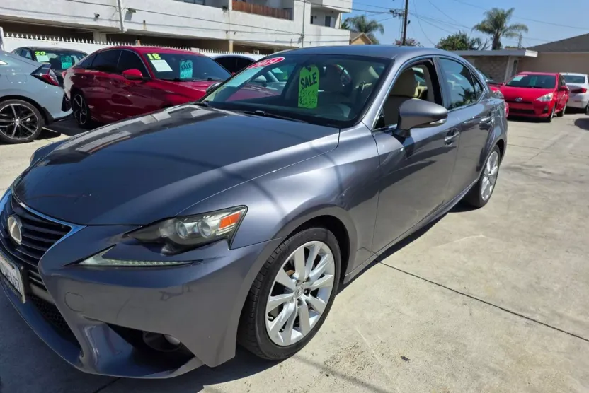 2014 Lexus IS 250 photo 1
