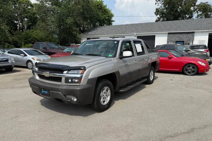 2004 Chevrolet Avalanche photo 1