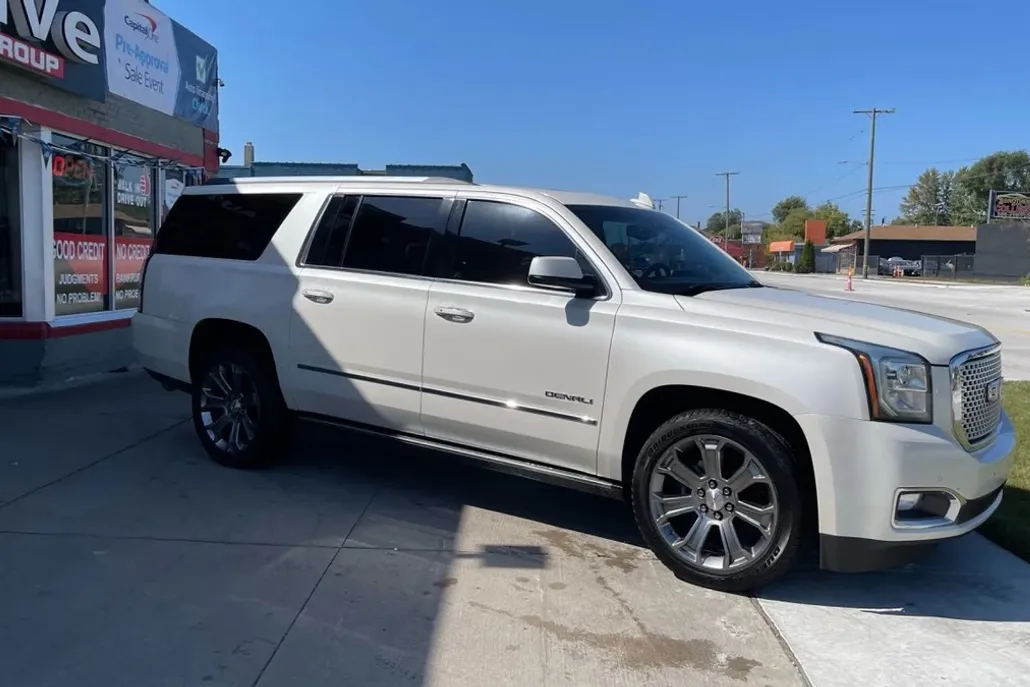 2015 Gmc Yukon XL Denali photo 1