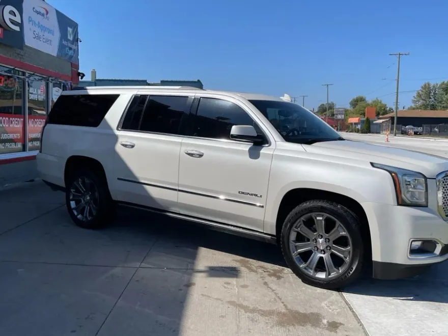 2015 Gmc Yukon XL Denali photo 1