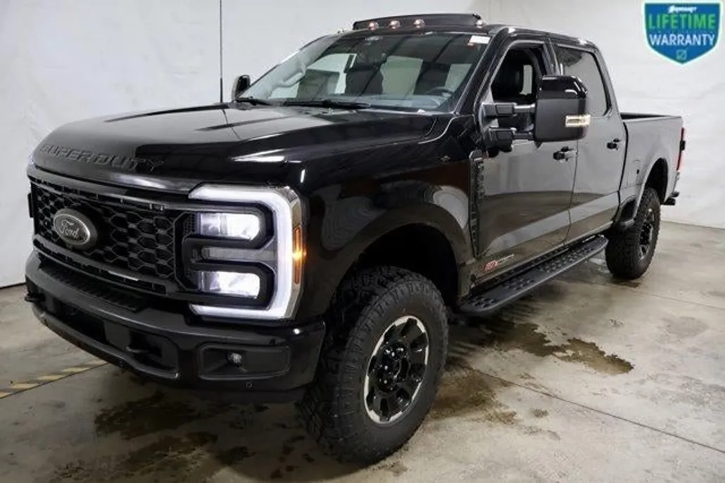 2026 Ford F-350 Lariat photo 1