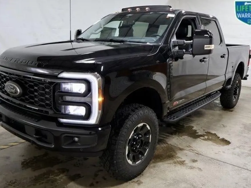 2026 Ford F-350 Lariat photo 1