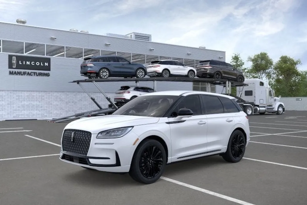 2025 Lincoln Corsair Premiere photo 1