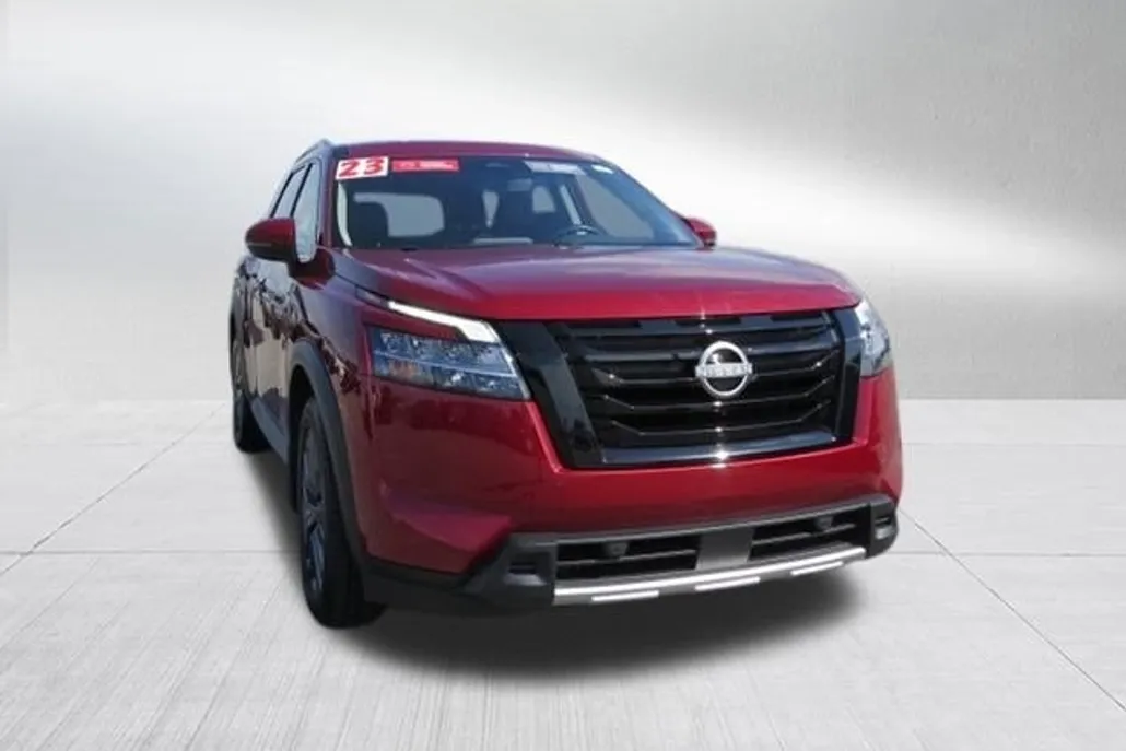 2023 Nissan Pathfinder SL photo 1