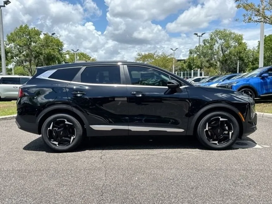 2026 Kia Sportage EX photo 1