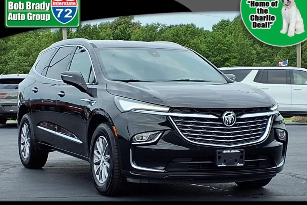 2024 Buick Enclave Essence photo 1