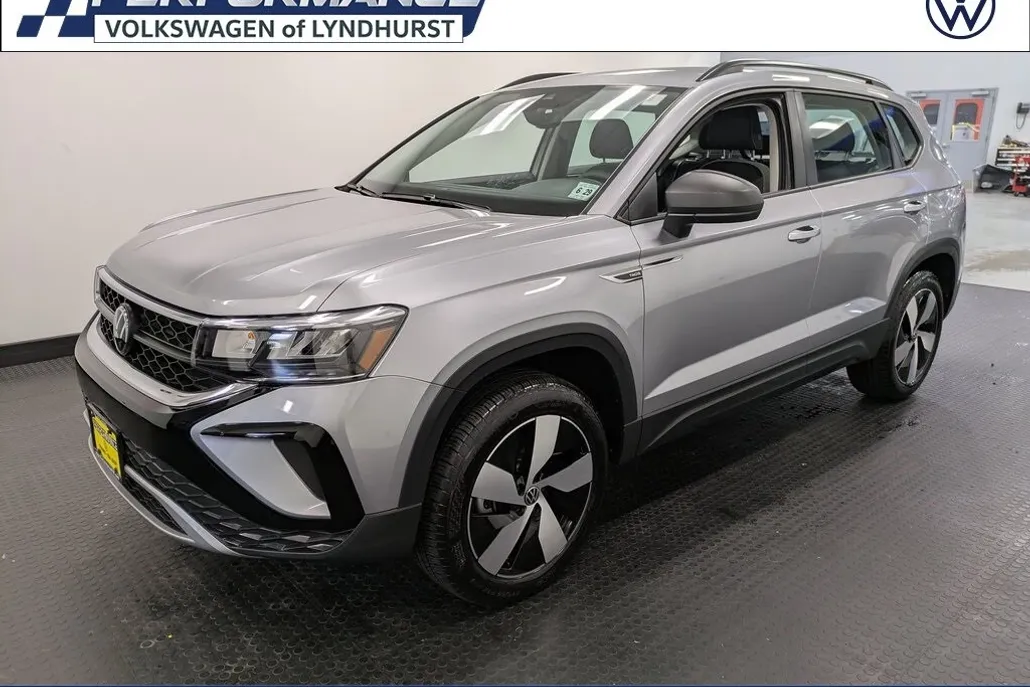 2024 Volkswagen Taos S photo 1
