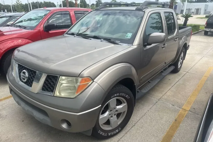 2005 Nissan Frontier LE photo 1