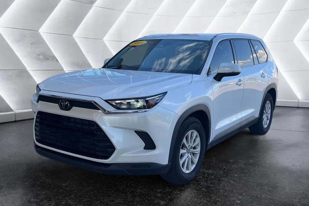 2024 Toyota Grand Highlander Hybrid XLE photo 1