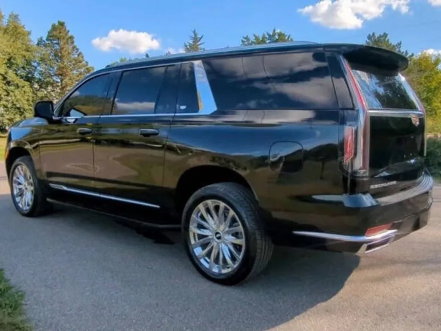 2024 Cadillac Escalade ESV Premium Luxury photo 1