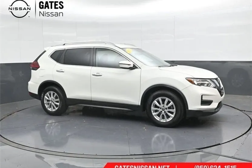 2019 Nissan Rogue SV photo 1