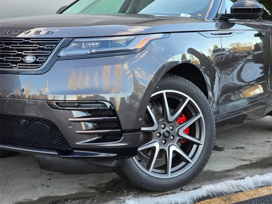 2025 Land Rover Range Rover Velar SE photo 1