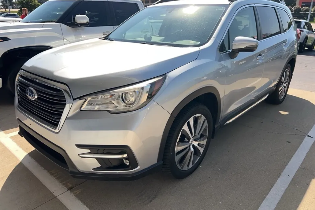 2021 Subaru Ascent Limited photo 1