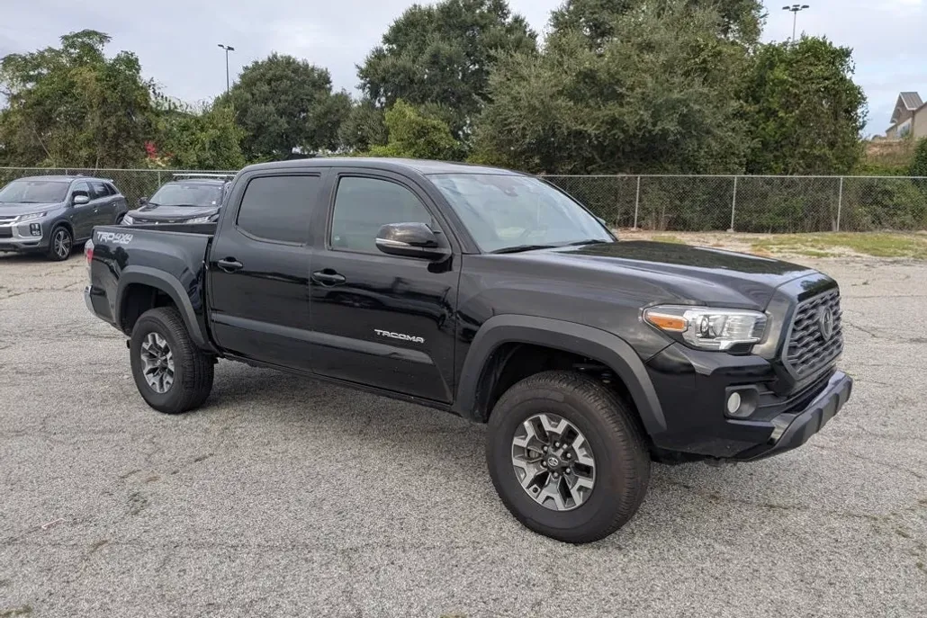 2023 Toyota Tacoma TRD Off-Road photo 1