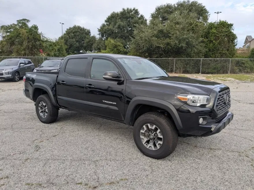 2023 Toyota Tacoma TRD Off-Road photo 1