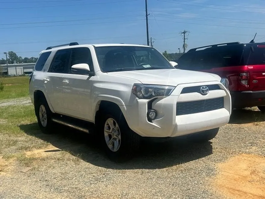 2019 Toyota 4Runner SR5 photo 1