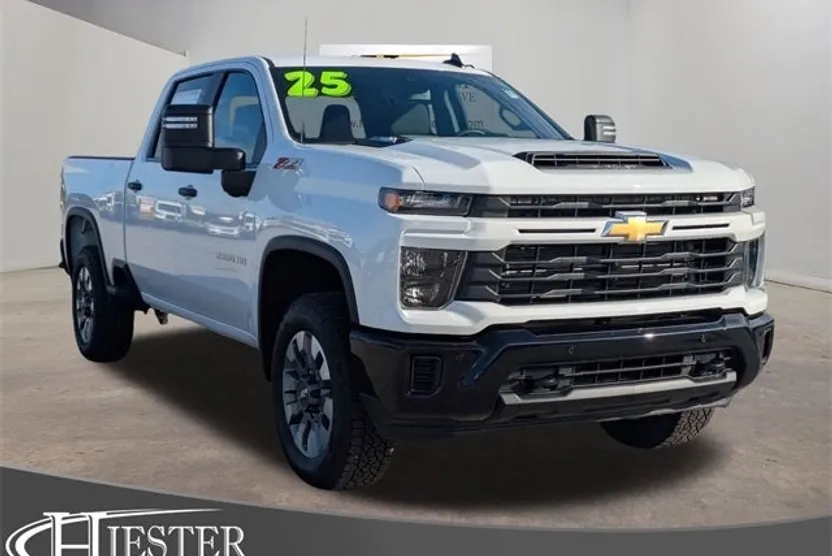 2025 Chevrolet Silverado 2500HD Custom photo 1