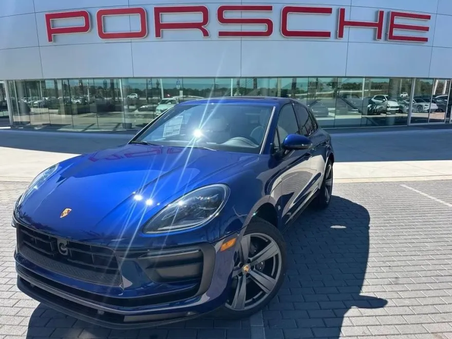 2025 Porsche Macan T photo 1